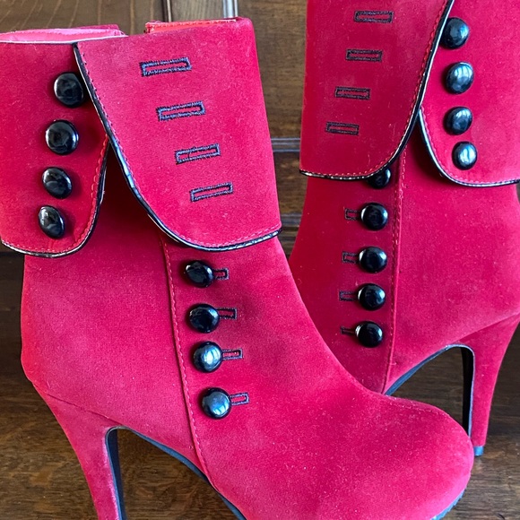 NWOT RED SUEDE BOOTIES - Picture 5 of 5